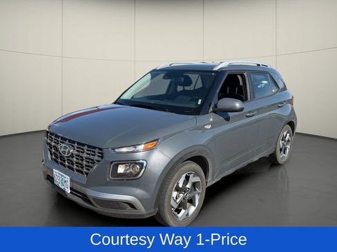 Used 2025 Hyundai Venue SEL FWD image 4