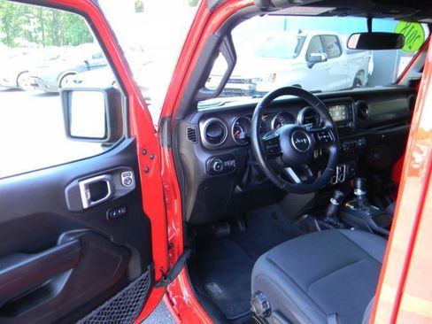 Used 2018 Jeep Wrangler Unlimited Sport S AWD/4WD image 16