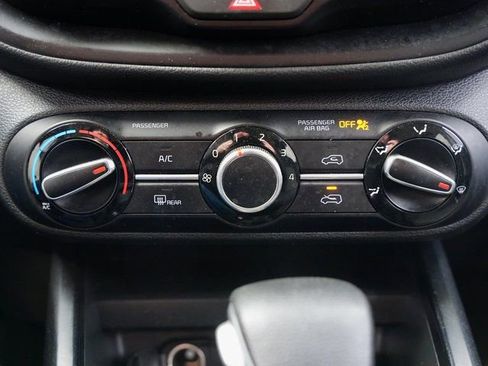 Used 2021 Kia Soul S image 21