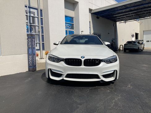 Used 2018 BMW M4 Coupe w/ Executive Package RWD image 2