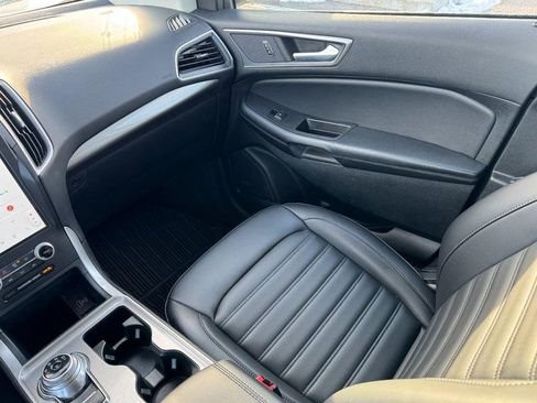Used 2024 Ford Edge SEL w/ Convenience Package image 11
