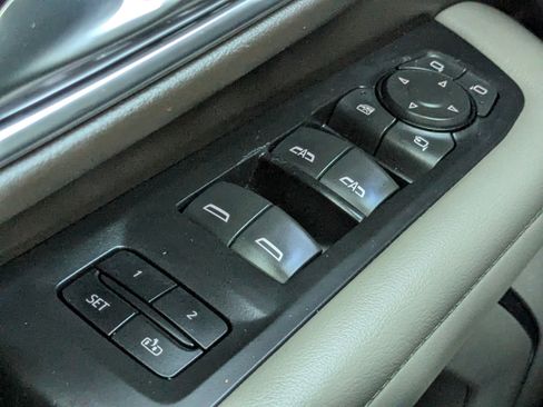 Used 2021 Chevrolet Tahoe Z71 w/ Z71 Signature Package image 26