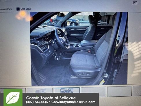 Used 2025 GMC Acadia Elevation image 3