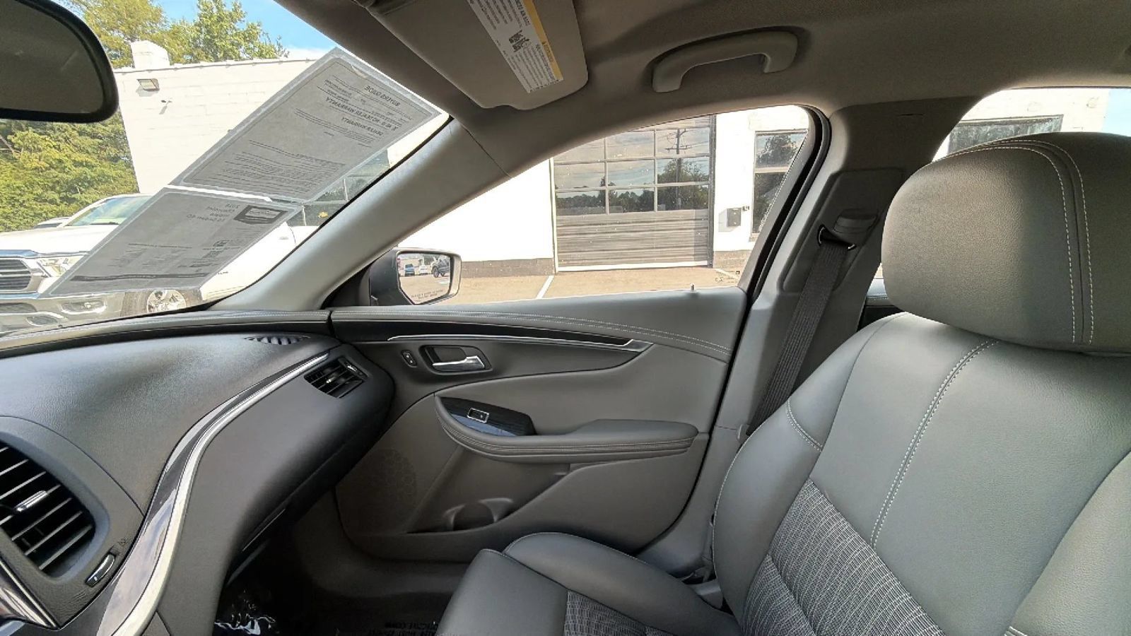 Used 2018 Chevrolet Impala LS FWD image 31
