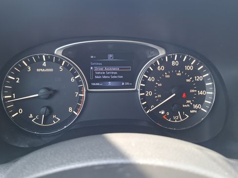 Used 2018 Nissan Pathfinder S FWD image 12
