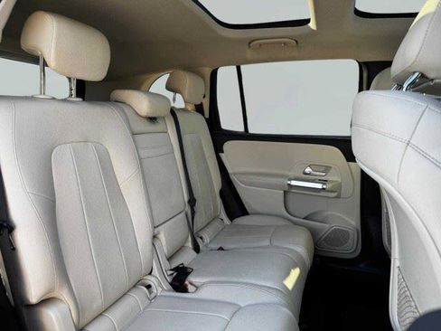 Used 2021 Mercedes-Benz GLB 250 image 43