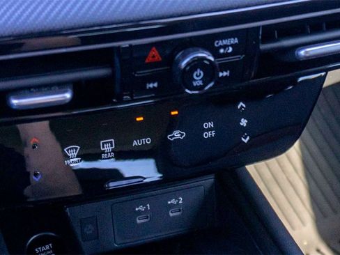 New 2025 Nissan Kicks SR w/ Illumination Package image 13