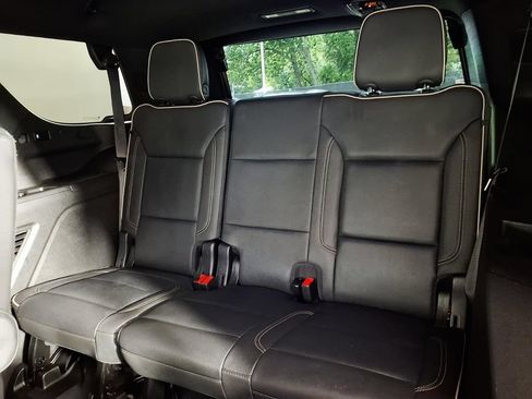 Used 2024 Chevrolet Tahoe Premier RWD image 9