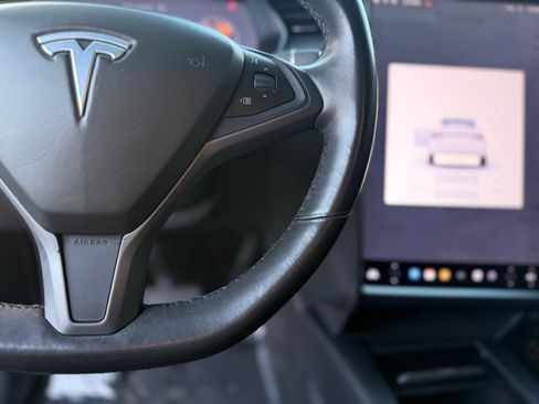 Used 2018 Tesla Model X 75D image 10