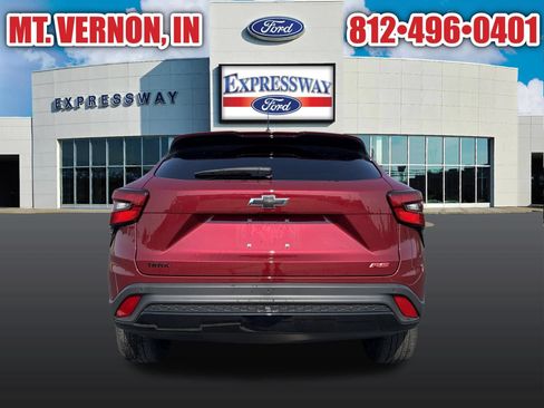 Used 2025 Chevrolet Trax RS w/ Sunroof Package FWD image 5