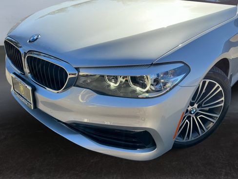 Used 2019 BMW 530i w/ Convenience Package image 9