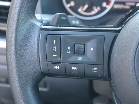 Used 2021 Nissan Rogue SV FWD image 12