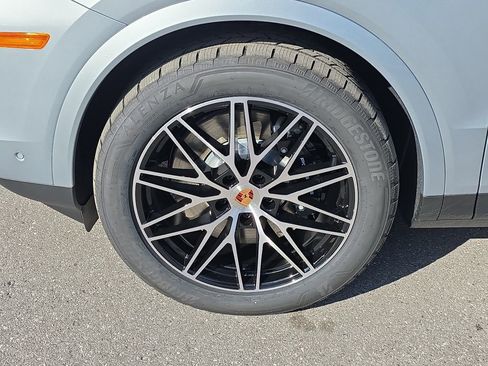 New 2026 Porsche Cayenne S image 12