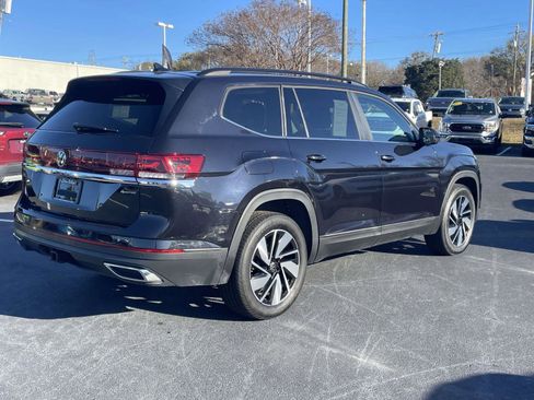 Certified 2024 Volkswagen Atlas SE image 9