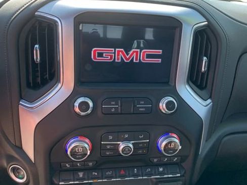 Used 2022 GMC Sierra 3500 SLT w/ SLT Preferred Package AWD/4WD image 27