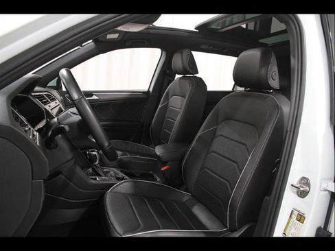 Used 2023 Volkswagen Tiguan SEL R-Line AWD/4WD image 5