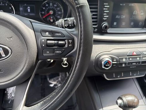 Used 2018 Kia Sorento AWD image 17