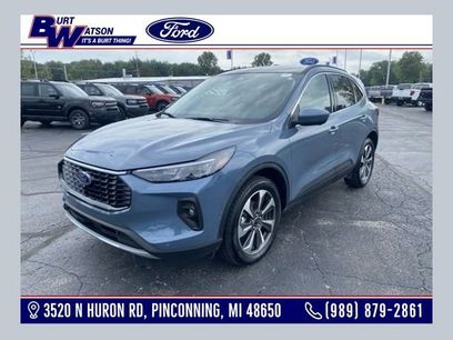 New 2024 Ford Escape Platinum w/ Premium Technology Package