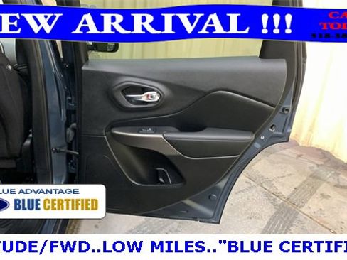 Used 2020 Jeep Cherokee Latitude w/ Cold Weather Group image 14