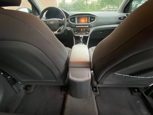 Used 2018 Hyundai Ioniq Blue FWD image 24