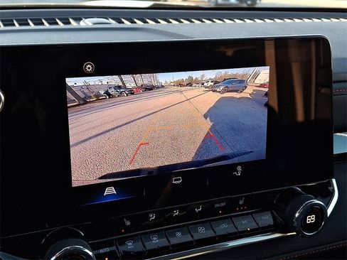 Certified 2024 Chevrolet Colorado Z71 w/ Z71 Convenience Package 2 image 19