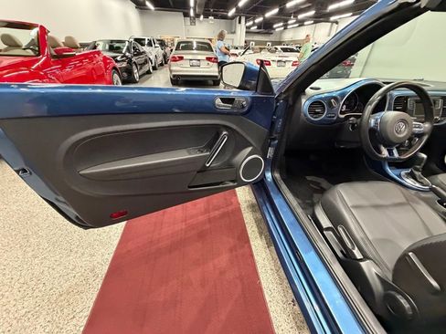 Used 2019 Volkswagen Beetle 2.0T S FWD image 20