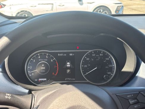 Used 2025 Nissan Versa SV FWD image 35