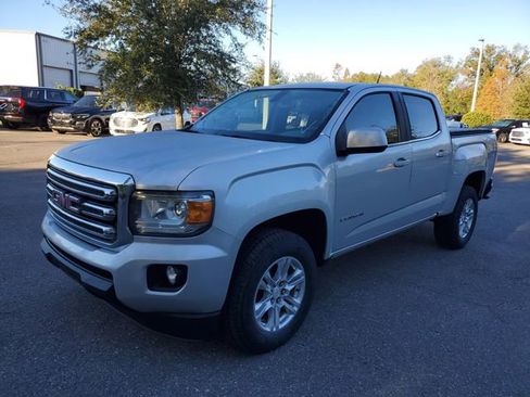 Used 2019 GMC Canyon SLE w/ SLE Convenience Package image 2