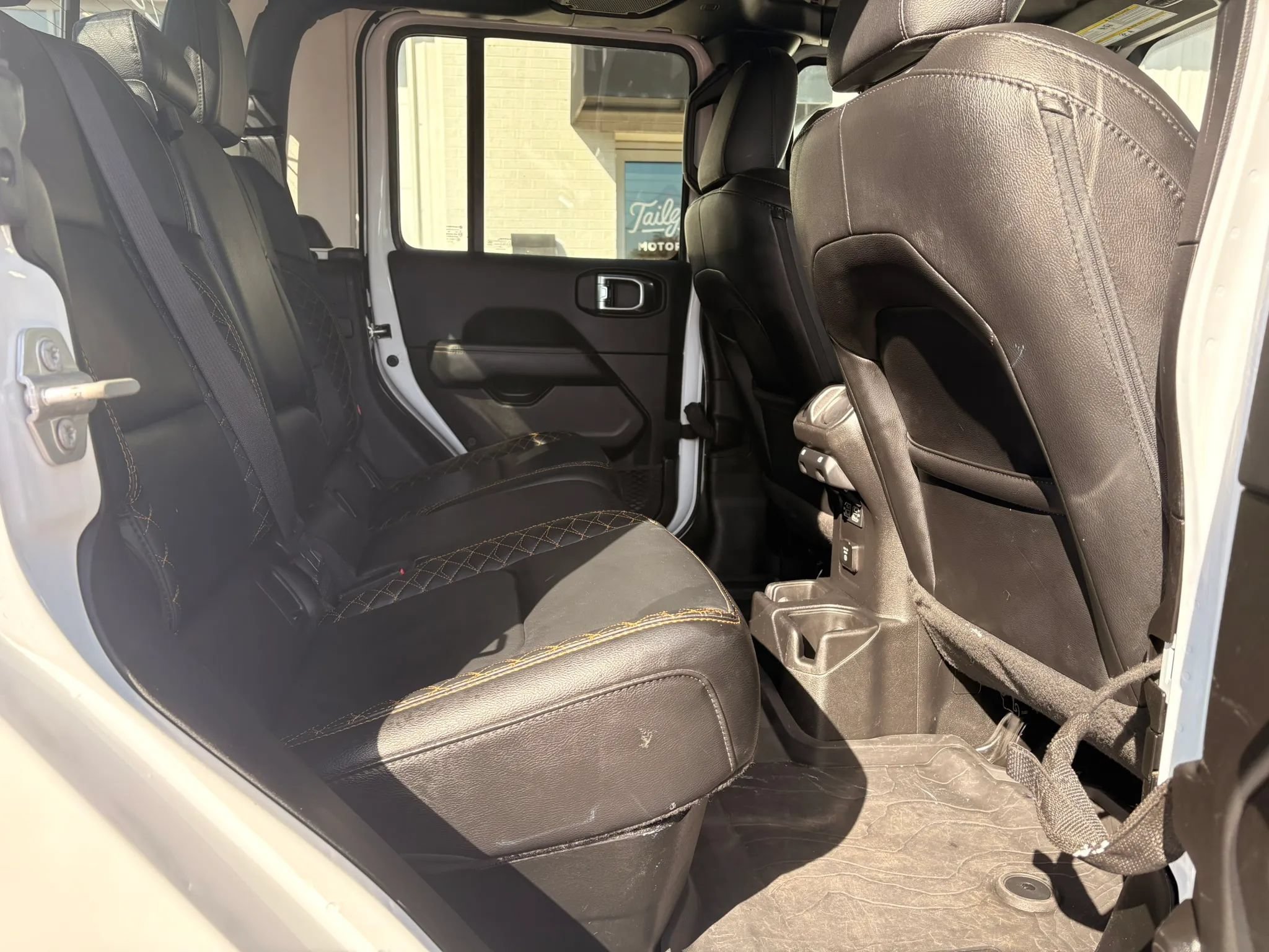 Used 2023 Jeep Gladiator Overland AWD/4WD image 10