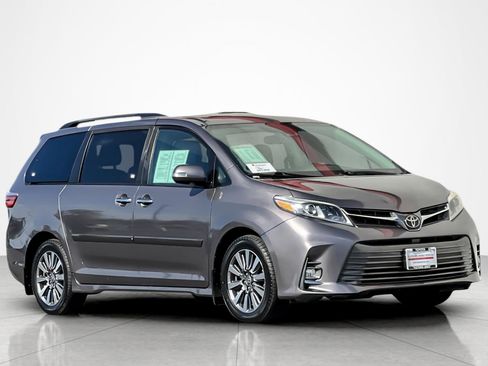 Certified 2020 Toyota Sienna Limited image 7