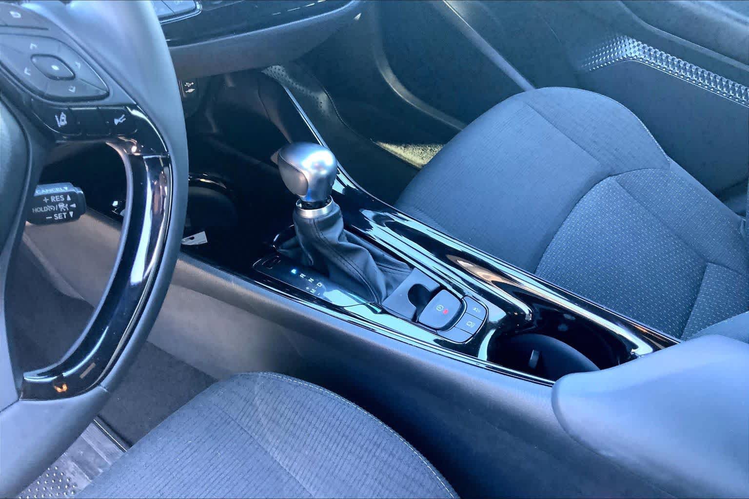 Used 2019 Toyota C-HR XLE FWD image 16