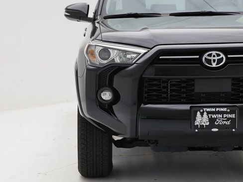 Used 2024 Toyota 4Runner SR5 Premium image 4