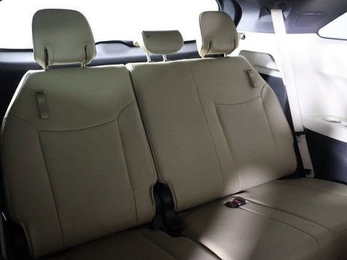 Used 2022 Toyota Sienna Limited image 34