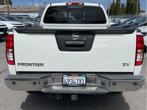 Used 2016 Nissan Frontier SV w/ SV Value Truck Package RWD image 4