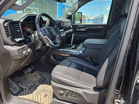 Used 2024 Chevrolet Silverado 3500 LTZ w/ LTZ Plus Package AWD/4WD image 4