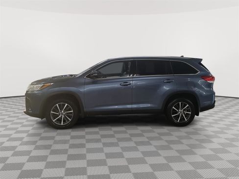 Used 2019 Toyota Highlander XLE AWD/4WD image 30