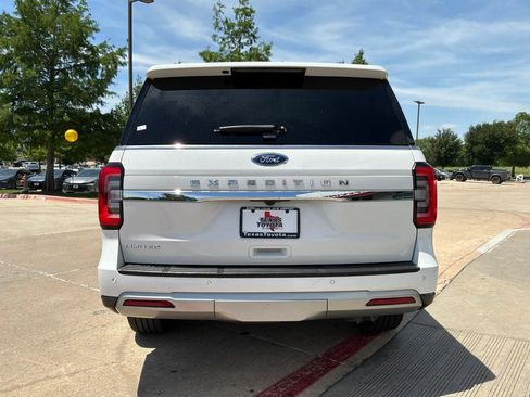 Used 2024 Ford Expedition Limited AWD/4WD image 7