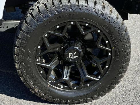 Used 2024 Ford F250 XLT image 5