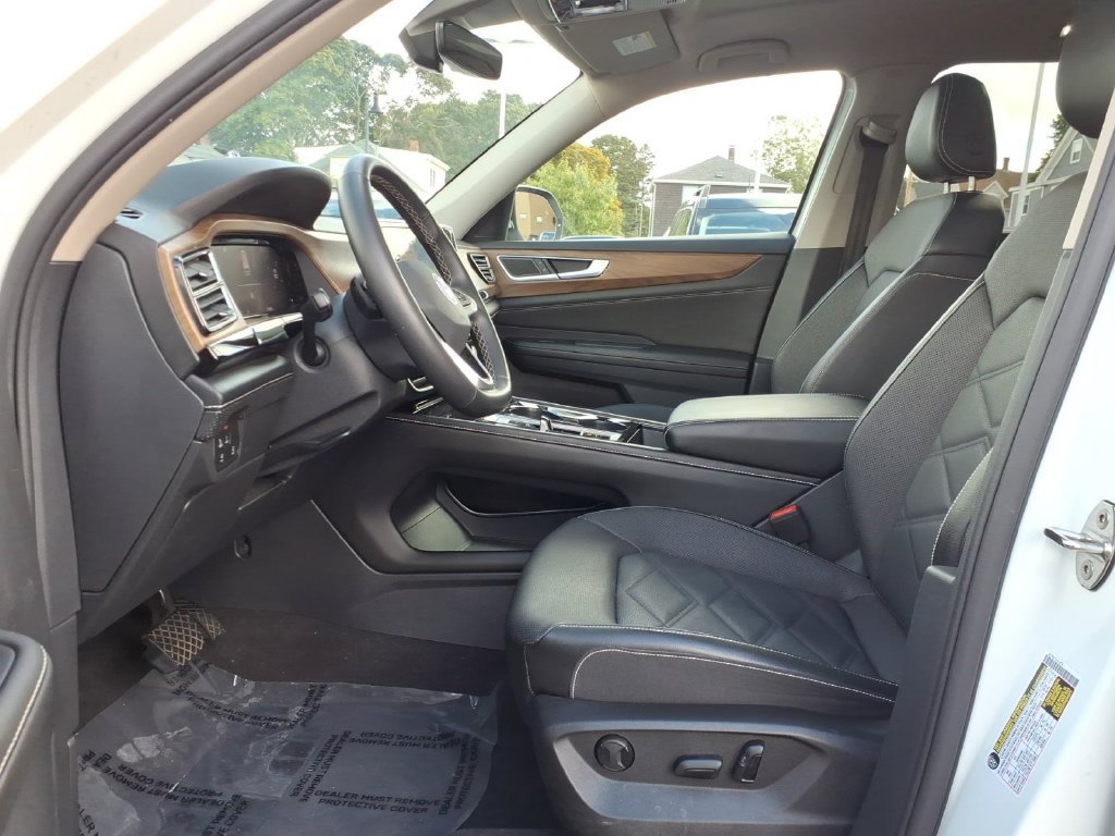 Used 2024 Volkswagen Atlas SE AWD/4WD image 11