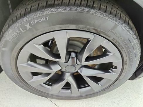Used 2023 Tesla Model X image 60