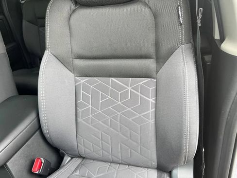 Certified 2025 Nissan Frontier SV w/ SV Convenience Package RWD image 9