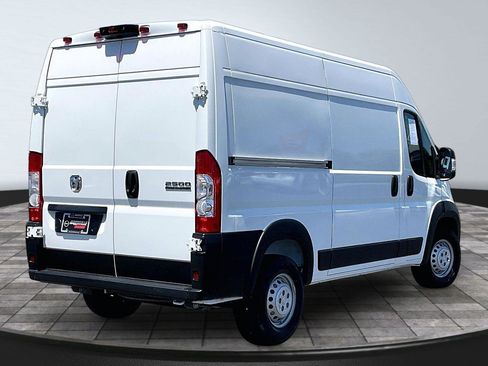 Used 2025 RAM ProMaster 2500 w/ Convenience Group FWD image 15