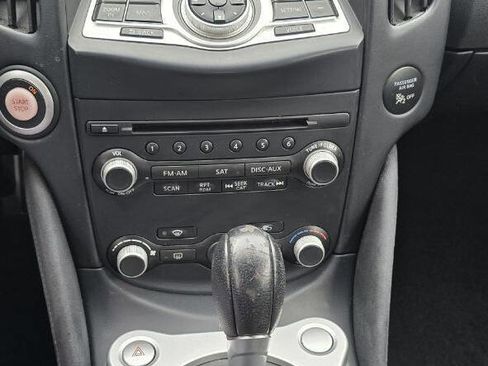 Used 2010 Nissan 370Z Touring image 22