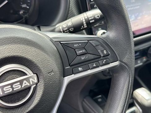 Certified 2022 Nissan Kicks SV FWD image 31