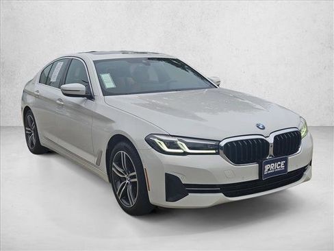 Used 2021 BMW 540i w/ Convenience Package image 3