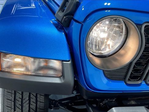 New 2025 Jeep Gladiator Sport image 35