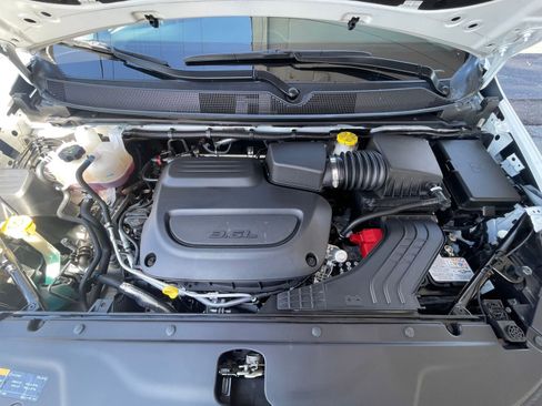 Used 2024 Chrysler Pacifica Touring-L image 31