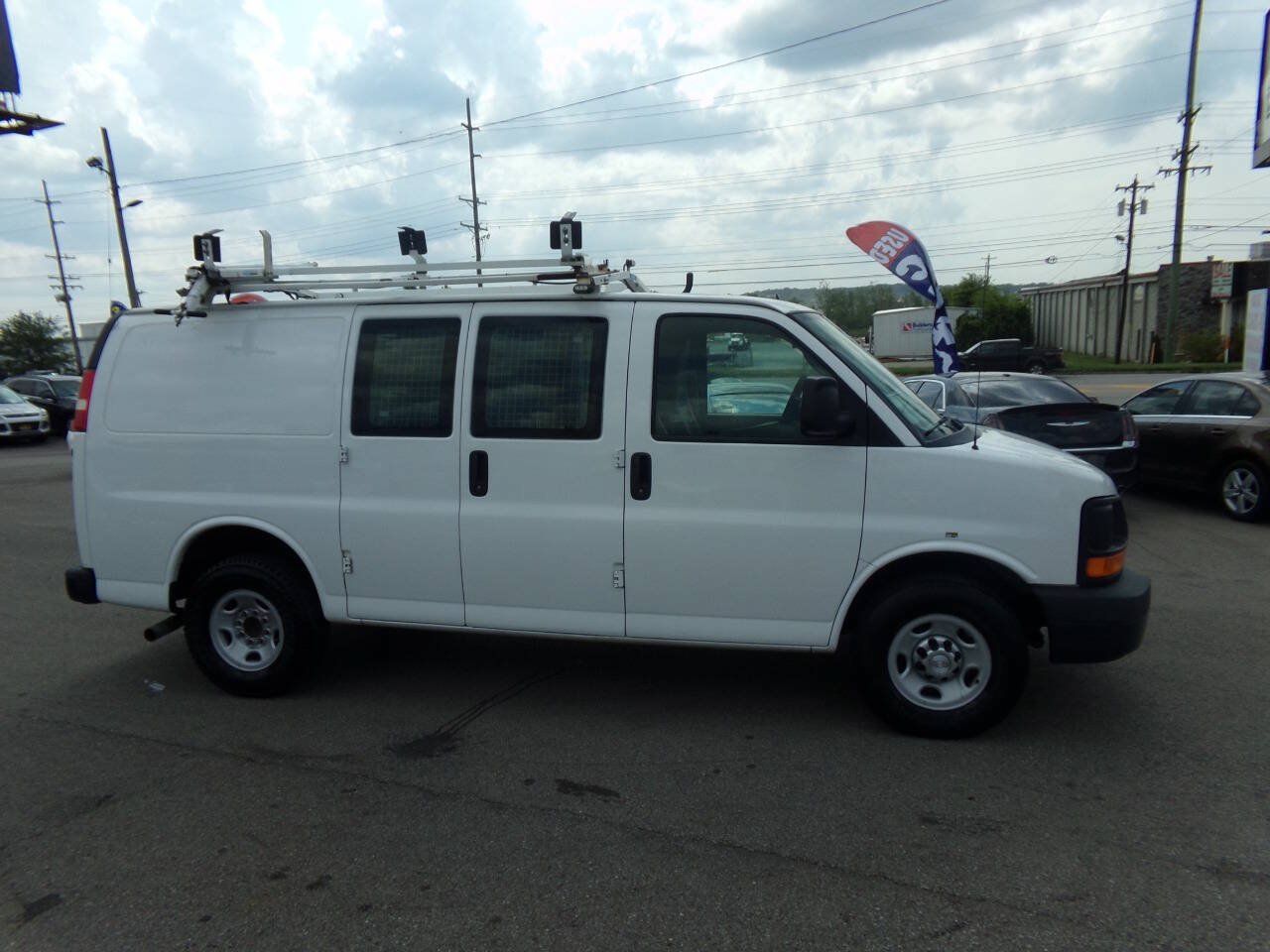 Used 2015 Chevrolet Express 2500 RWD image 50