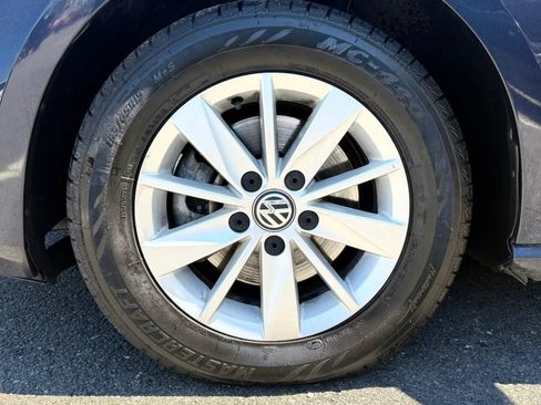 Used 2015 Volkswagen Golf S FWD image 40