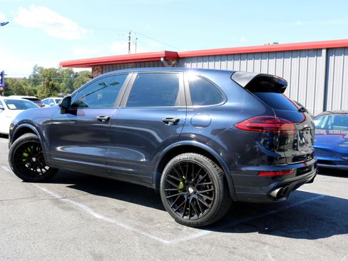 Used 2015 Porsche Cayenne S w/ Premium Package image 7